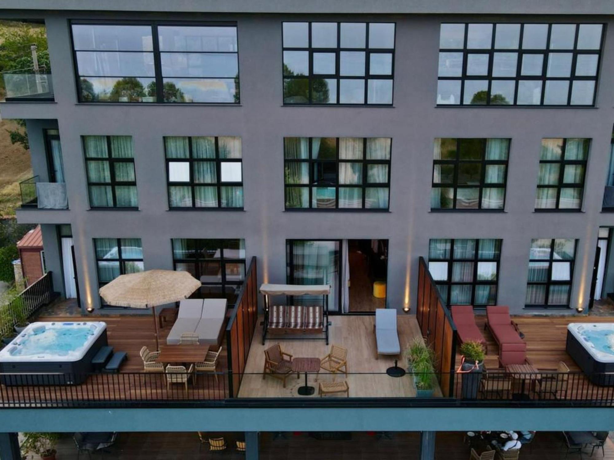 Toka Hotel Restaurant Udenisht Exterior foto