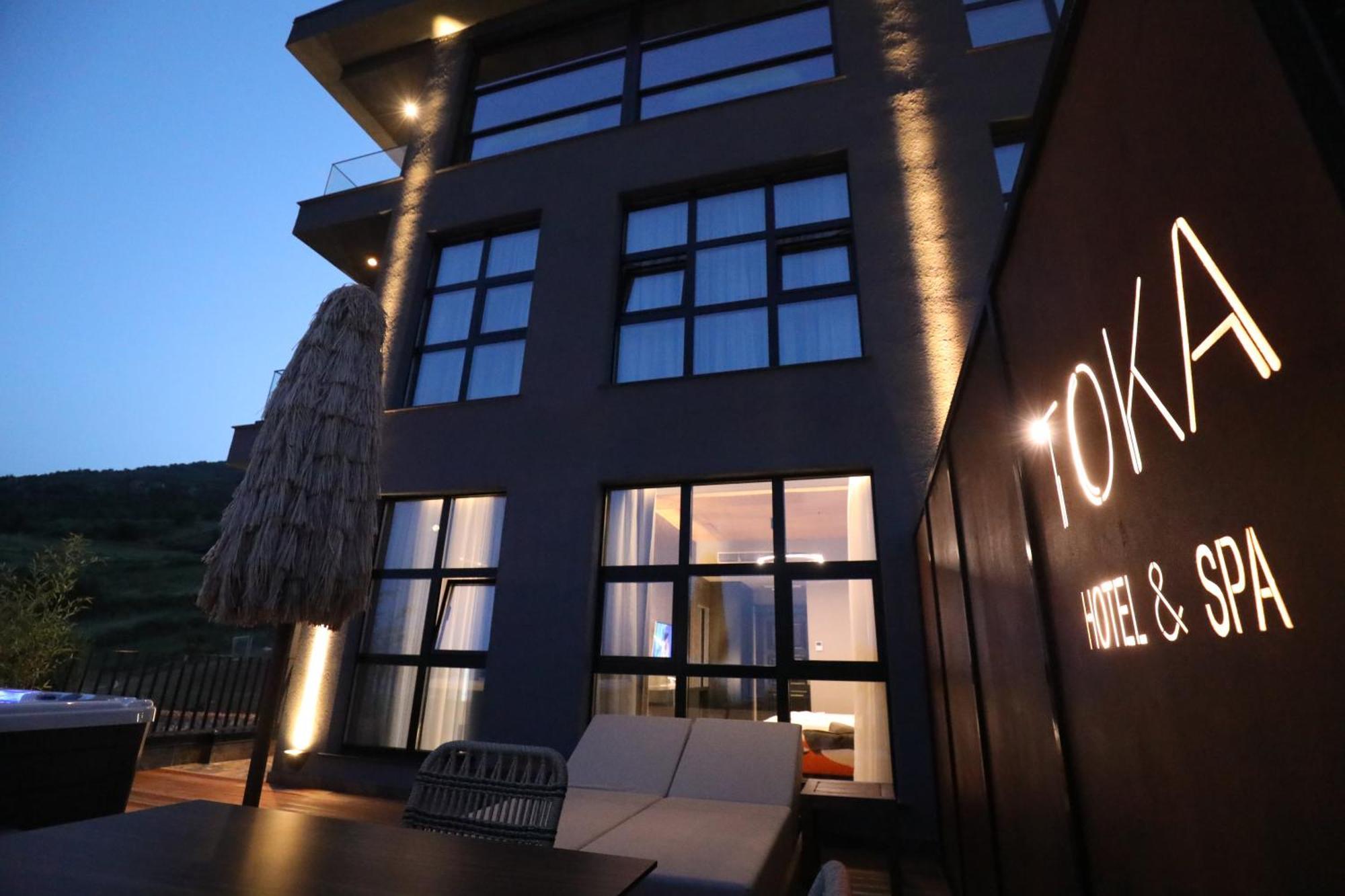 Toka Hotel Restaurant Udenisht Exterior foto