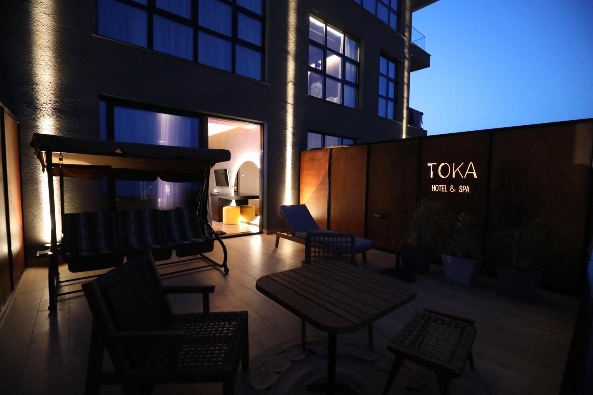 Toka Hotel Restaurant Udenisht Exterior foto