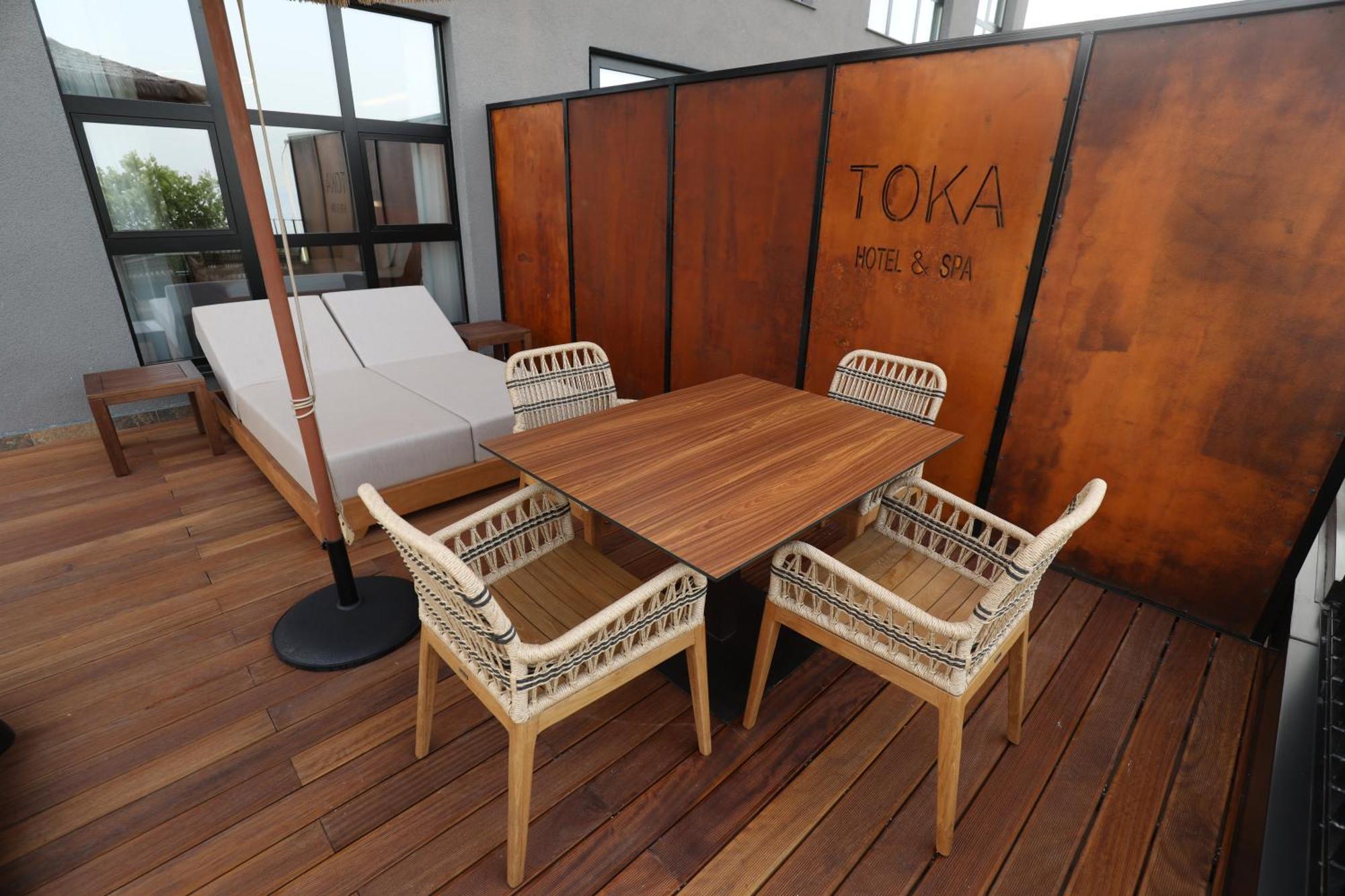 Toka Hotel Restaurant Udenisht Exterior foto